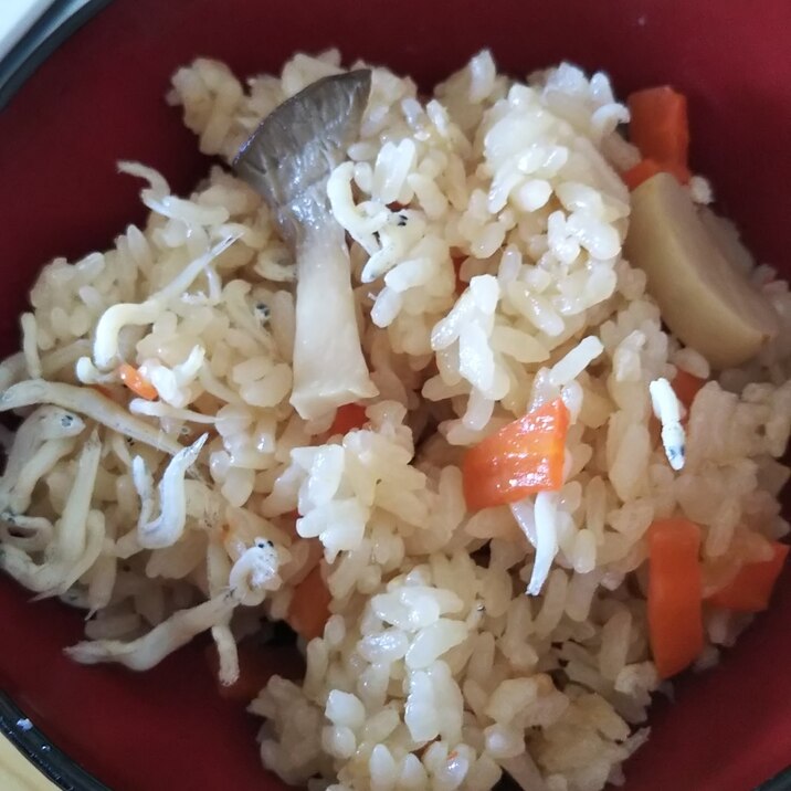 エリンギとしらす干しの炊き込みご飯